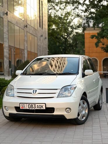 Toyota: Toyota ist: 2003 г., 1.5 л, Автомат, Бензин, Хэтчбэк