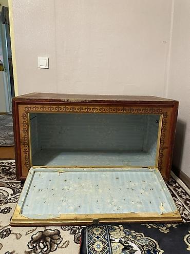 dressing table: Резной деревянный сундук с росписью - Материал: дерево. - Ручная — 2