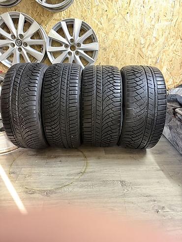 Комплект разношироких шин перед 245 40 19 зад 275 35 19 Корея kumho