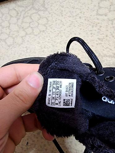 адидас: Adidasın Gənclik Moll dakı mağazasından alınıb yenidir. endirim olacaq — 4