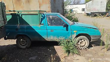 сломанные машины: Volkswagen Transporter: 1983 г., 1.8 л, Бензин — 3