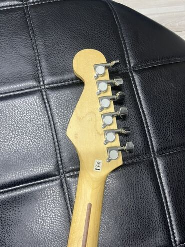 бекбоев ибраева математика 4 класс: Электрогитара типа Stratocaster - Корпус: форма Strat, глянцевый