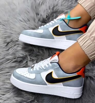 Patike: Nike air force patike

Novo
Brojevi 36 do 40

fb Moja Kupovina 1 — 5