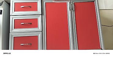 Mətbəx dolabları: Mətbəx divar dolabı – 3 qapılı - Rəng: ön panellər parlaq qırmızı — 4