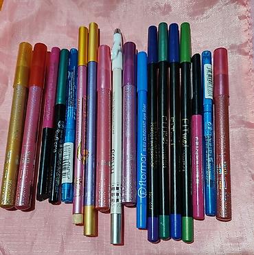 Šminka: Set kozmetike za usne i obrve – više komada Sadržaj: - Tečni ruževi i — 13