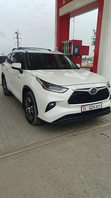 Toyota Highlander: 2021 г., 2.5 л, Автомат, Бензин, Кроссовер