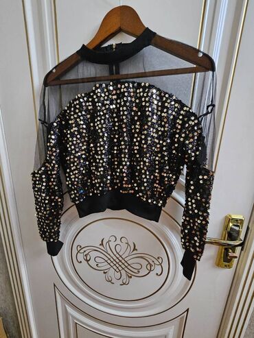 Köynək və bluzalar: Herbiri 5 AZN, YENIDIR -da lalafo.az — 11 Köynək və bluzalar: Herbiri 5 AZN, YENIDIR — 11