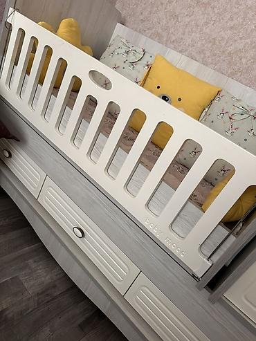 Beşiklər: Oğlan və qız üçün, İşlənmiş, Dördbucaq, Beşik, Dəst ilə, Matras ilə, Yellənmə mexanizmsiz — 3