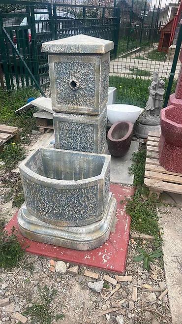rustik lusteri: Dekorativna baštenska česma od betona/polimer-betona - Dvodelna — 1