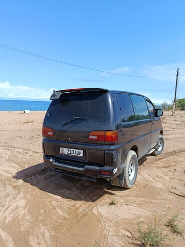 токмок кун чыгыш: Mitsubishi Delica: 1996 г., 2.4 л, Автомат, Бензин, Жол тандабас