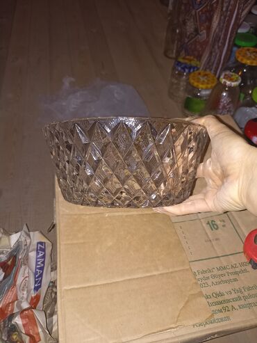 ağdam şəkilləri: Klassik kəsimli şüşə qab 2 ədəddir - Material: qalın, şəffaf şüşə -