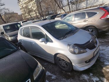 Honda: Honda Fit: 2002 г., 1.3 л, Вариатор, Бензин, Седан