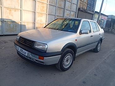 Volkswagen: Volkswagen Vento: 1993 г., 1.8 л, Механика, Седан — 1
