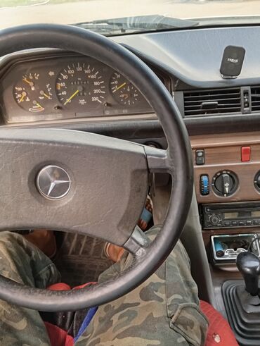 жигули машины: Mercedes-Benz W124: 1988 г., 2 л, Механика, Бензин, Седан