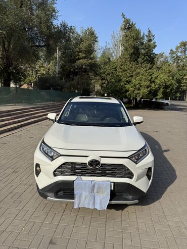 Toyota: Toyota RAV4: 2018 г., 2.5 л, Автомат, Бензин, Внедорожник