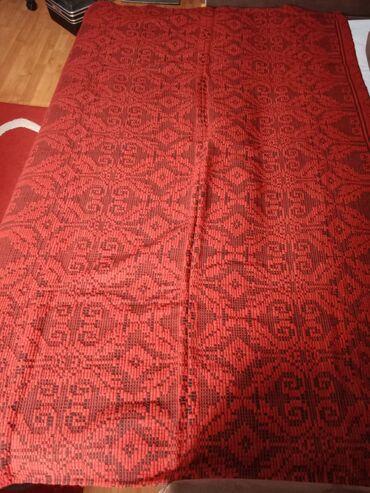 tepih od memorijske pene: Pirotski prekrivac,rucno tkan,od vune. Nov,130x200 dimenzije