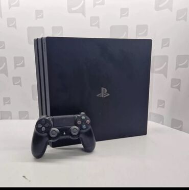 PS4 (Sony PlayStation 4): Продам Пс4 состояние хорошее 1тб В подарок 2 джойстика, диски на