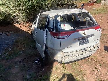на запчасти авто: Toyota Estima, кузов на разбор / как донор на запчасти. По фото это — 4