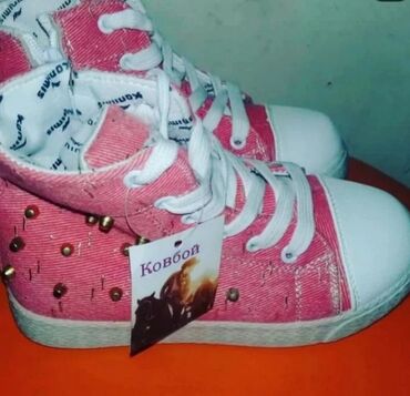 Women's Sneakers and athletic shoes: Ölçü: 40, Yeni — 10