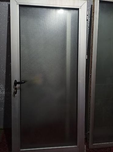 aluminijumska pergola: Aluminijumska vrata i paneli od peskarenog/opalnog stakla - — 5