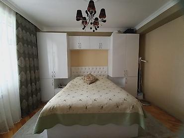 Yataq otağı dəstləri: 3 otaqlı mənzil üçün mebel dəsti Yataq otağı: - Iki tərəfli qapalı — 2
