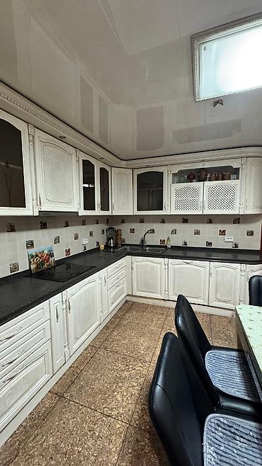 Үйлөрдү сатуу: 5 бөлмө, 178 м², 3 соток, Бишкек, Манас/Бөкөнбаев Менчик ээси — 3