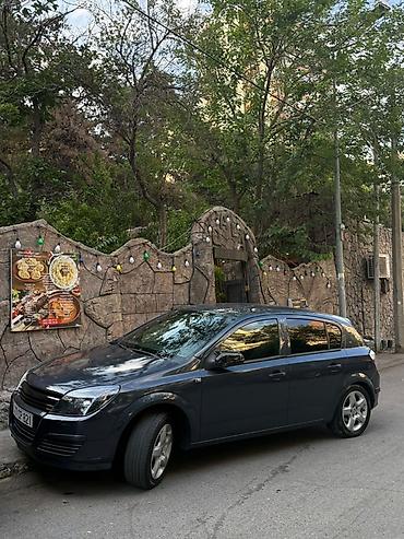 Opel: Opel Astra H – 5 qapılı hetçbek - Kuzov: hetçbek, tünd boz rəng - — 3