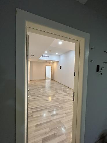 naftalan kiraye ev: Luxen plaza 7 ci mərtəbə. 245 kv gözəl ofis təmirli. Kamunal pulu kv — 3