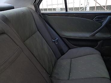 mersedes b: Mercedes-Benz E 240: 2.4 l | 2000 il Sedan — 6