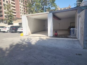 Avtoservis, nəqliyyatın təmiri: Avtomobil yuma sahəsi iki qapalı bölmədən ibarətdir və avtomobillərin