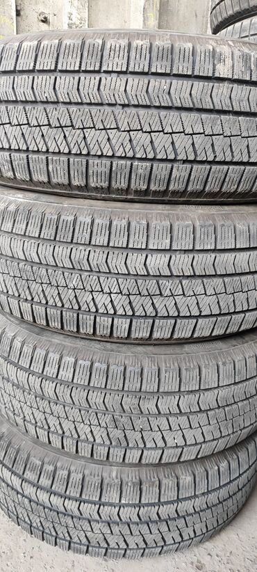 базарить: Шины 215 / 60 / R 17, Зима, Б/у, Комплект, Легковые, Япония, Bridgestone