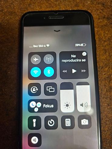 Apple iPhone: Apple iPhone 7, 32 GB, crna boja (Black)Telefon je potpuno ispravan — 10