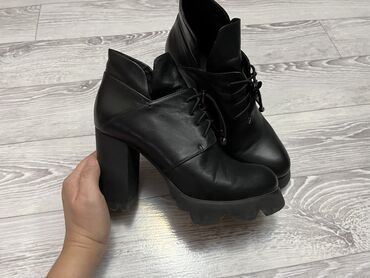 обувь 24 размер: Ботинки и ботильоны 37, цвет - Черный