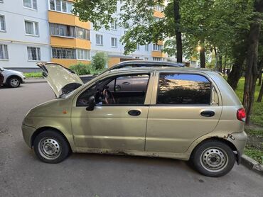 домкрат для авто: Хэтчбек Daewoo Matiz золотистого цвета – это компактный автомобиль