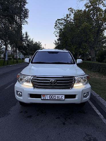 Toyota Land Cruiser: 2015 г., 4.6 л, Автомат, Бензин, Внедорожник