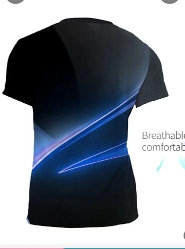 Футболки: Мужская футболка с круглым вырезом и короткими рукавами. Модель — 2