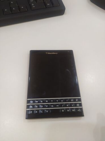 Техника и электроника: Blackberry Passport, цвет - Черный