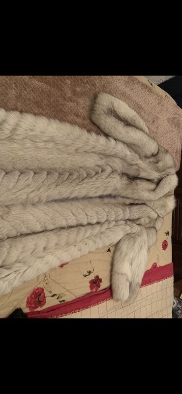 Krzneni kaputi: M, Sa postavom, Polarna lisica, bоја - Bež — 12