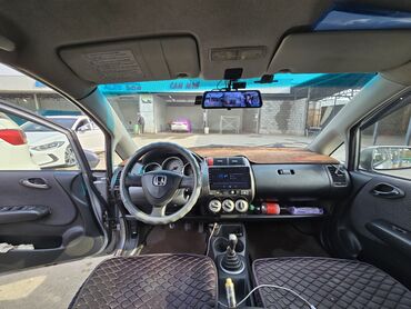 Honda: Honda Jazz: 2004 г., 1.3 л, Механика, Бензин, Хэтчбэк — 7