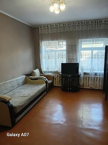 Үйлөрдү сатуу: 3 бөлмө, 2 м², 2 соток, Бишкек, Красный Строитель ж/м Кыймылсыз мүлк агенттиги — 7