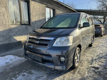 бортовой автомобиль: Toyota Noah: 2003 г., 2 л, Автомат, Бензин, Минивэн