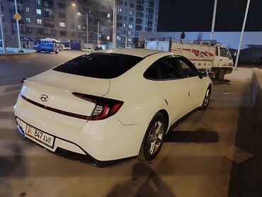 Hyundai: Hyundai Sonata: 2019 г., 2 л, Автомат, Газ, Седан — 4