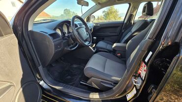 Dodge: Automobil na prodaju dodge caliber u odlicnom stanju. 2008 godiste na lalafo.rs — 8 Dodge: Automobil na prodaju dodge caliber u odlicnom stanju. 2008 godiste — 8