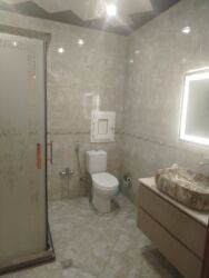 Uzunmüddətli kirayə mənzillər: Şəhərin mərkəzində 3otaqlı mənzil icarəyə verilir.İşığı suyu — 23