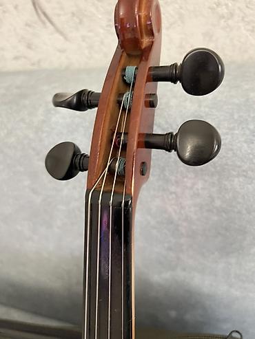 elektron skripka: Yamaha sv 120 elektrik skripkası, orjinal
Yapon istehsalı — 6