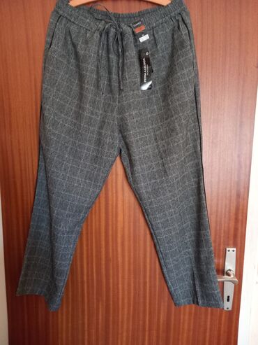 krem pantalone i crna kosulja: 2XL (EU 44), Normalan struk, Kargo