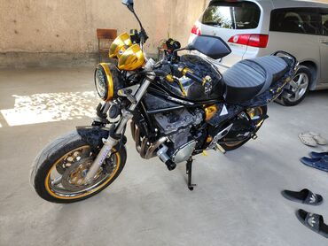 мотоцикл спорт: Классический мотоцикл Suzuki, 600 куб. см, Бензин, Взрослый