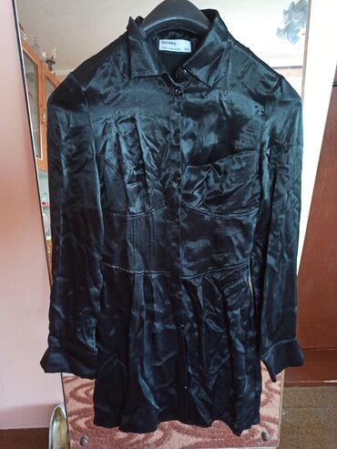 krojevi haljina za punije dame: Bershka XS (EU 34), bоја - Crna, Koktel, klub, Dugih rukava