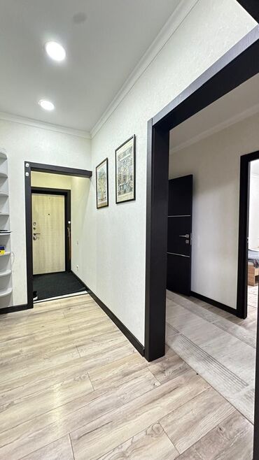 Продажа квартир: 4 комнаты, 102 м², 1 этаж — 3