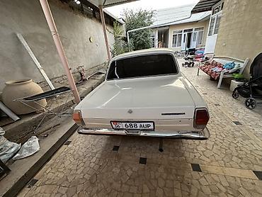 эшик б у: ГАЗ 24 Volga: 1988 г., 2.4 л, Кол менен иштөөчү, Бензин, Седан — 9